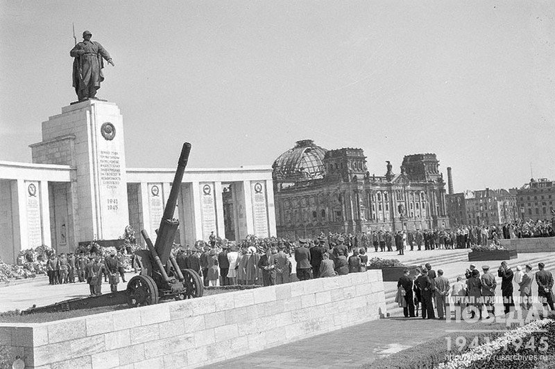 Memorial to the Soviet warrior-liberator in Treptov-park