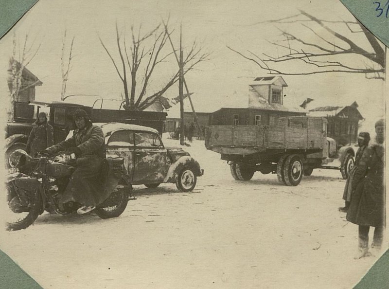 Image: Evacuation of German vehicles seized in the Pribitkovo village by Comrade Karamushko's milltary unit, 6.12.41