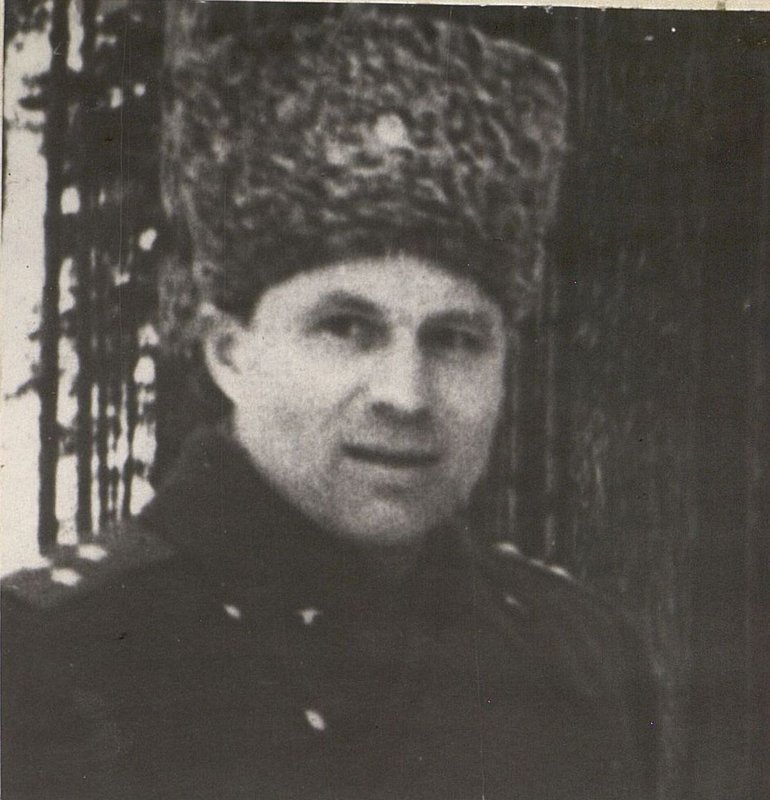 Фотография: Бывший ком. взвода разведки гвардии полковник Романюк И.Д.