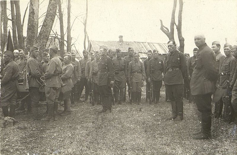 Image: Funeral of the chief of the artillery brigade, who died in battle, Lieutenant Colonel Sorokin on May 18, 1942