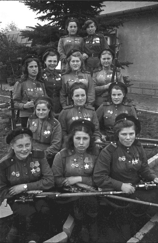 Soldiers and officers of the separate sniper company of the 3rd Shock Army