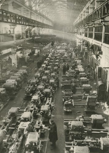 Общий вид цеха, не позднее ноября 1945