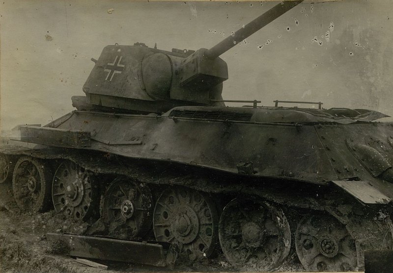Image: Medium tank in the area of ​​Lavrovka destroyed by the 3rd battery of the 155th Cannon Artillery Regiment (PAP) of the 12th Artillery Division (AD) of the Reserve of the Main Command (from the closed firing position)  on July 16, 1943