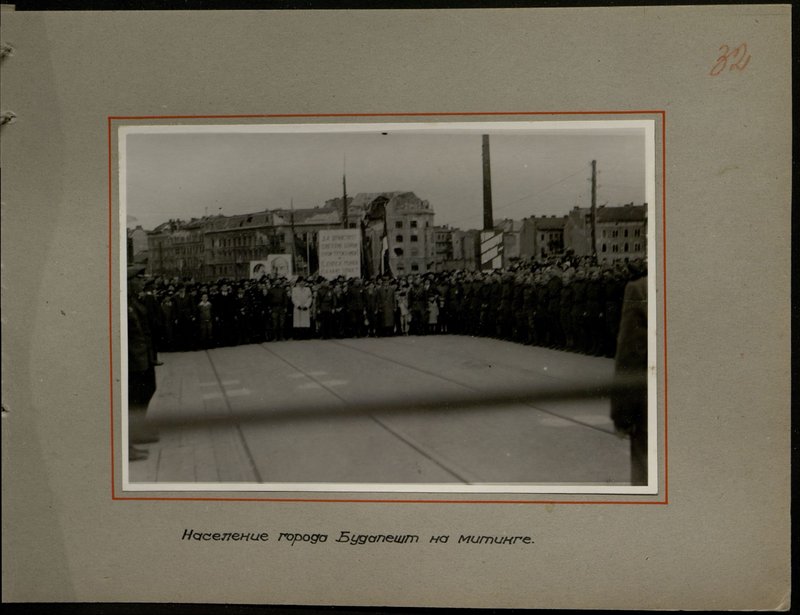 Original image: Population of the city of Budapest at the rally