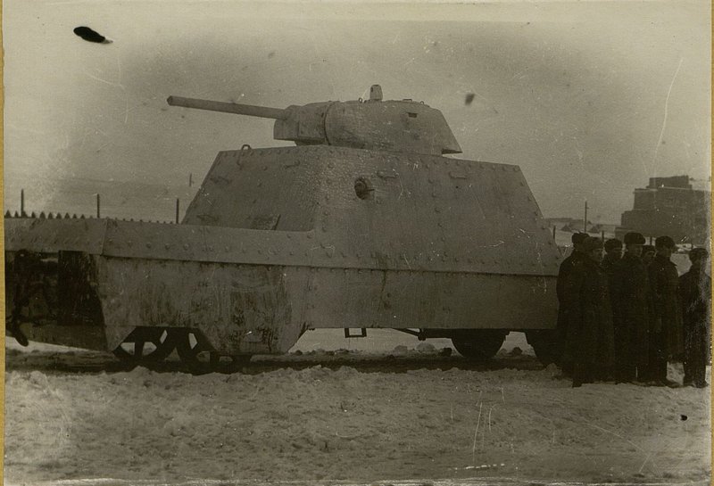 Фотография: Общий вид бронеплощадки с командой