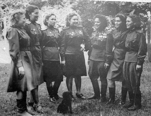 Летчица 46-го женского авиационного полка Таманской дивизии