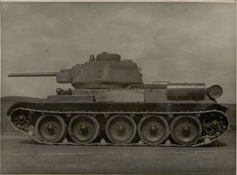 Фотография: Средний танк Т-34