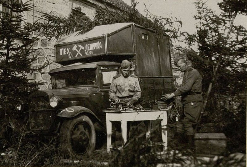 Image: 124 separate motor transport battalion.Maintenance of car columns on the Zhochow-Gross Strelitz communications
