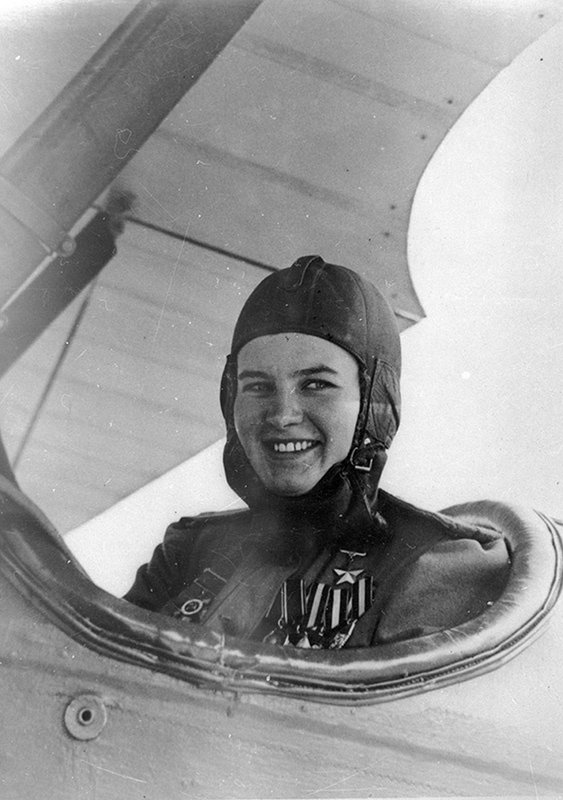 Portrait of Natalya Meklin, a pilot of the all-female 46th Taman Guards Night Bomber Aviation Regiment