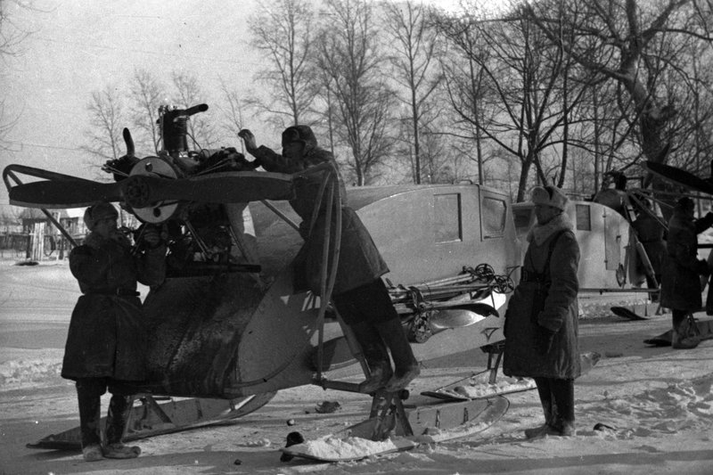 «Калининский фронт. Аэросани трёхлыжные НКЛ-16 образца 1937 года.»