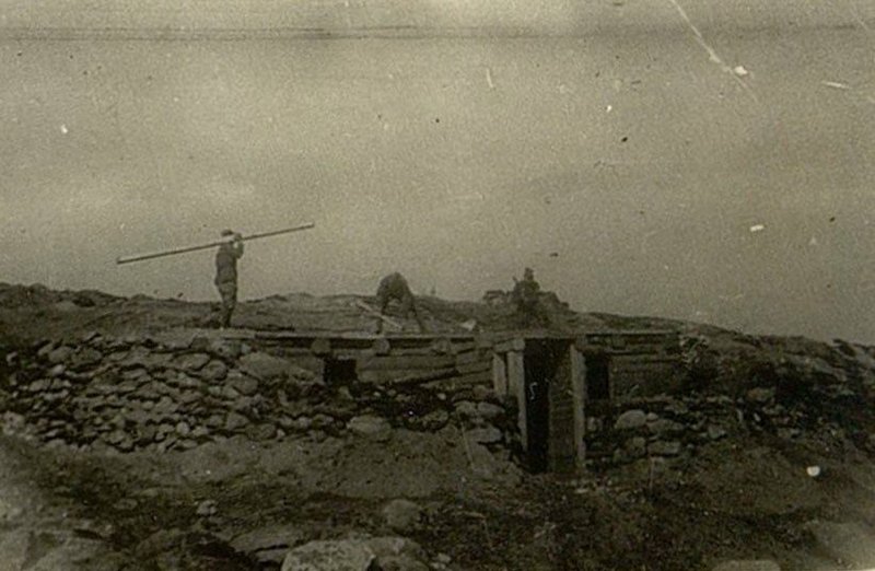 Image: Construction of a gas shelter at the "Shlyapa" height
