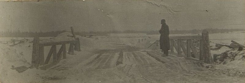 Фотография: Мост под нагрузку 60 тонн и двухпутного движения через противотанковый ров у Любимка. Фото Маковенко 20.3.42 г.