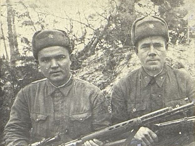 Фотография: Снайперская пара красноармейцы Сидоров и Гронза