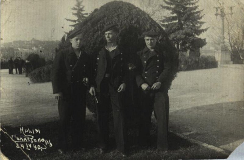 Cadets training unit of the electromechanical school of the Black Sea Fleet. First left is N.V. Kushakov. Sevastopol