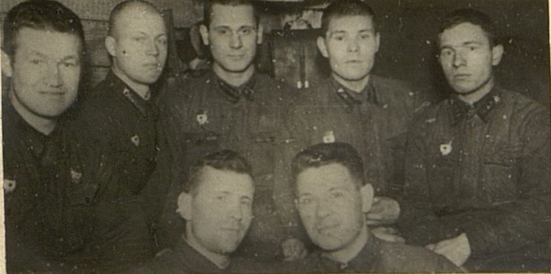 Image: A group of guardsmen who received the "Guard" badge. On the left is the best sniper of the 3rd sniper battalion of the 7th senior sergeant Vladimir Yusov