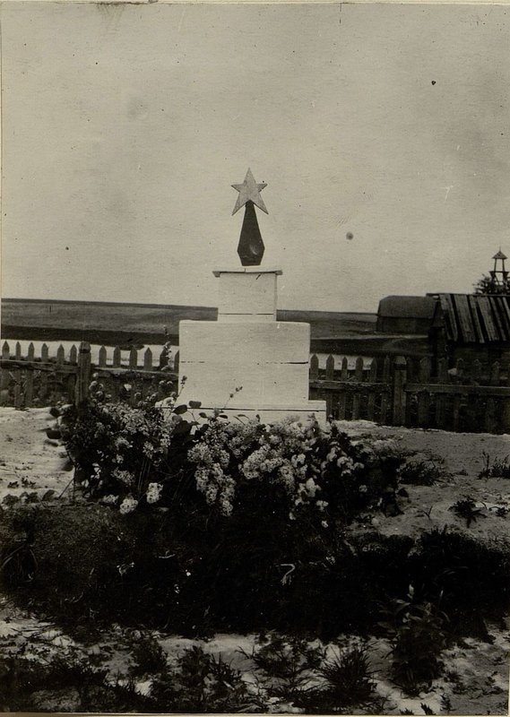 Image: The mass grave is located on the square in the center of the village of Guryevichi, Zhilikhovsky village council, Krasnoslobodsky district