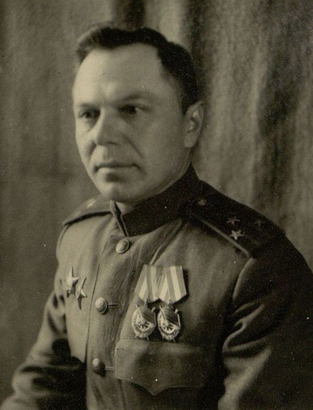 Фотография: Начальник Политотдела 331 стрелковой дивизии Полковник П.М. Шилович
