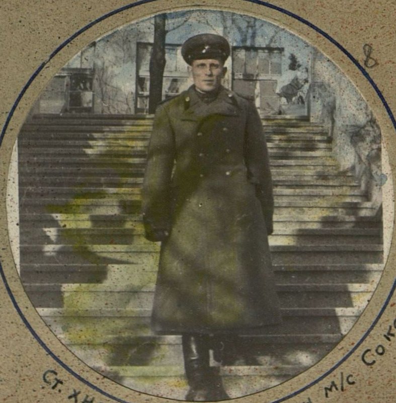 Фотография: Старший хирург госпиталя капитан медицинской службы Соколов