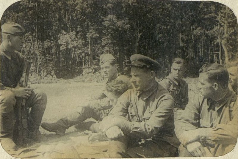 Фотография: Парт. бюро