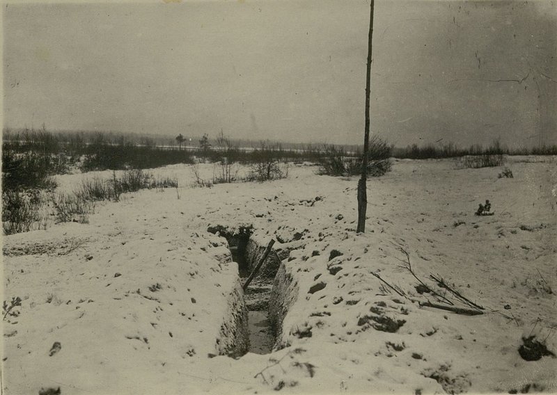 Фотография: Огневая позиция 82 мм. минометов до минометов после артиллерийского обстрела