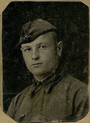 Фотография: Боец 1 минометной роты, коммунист Алексеев И.О. Погиб 21.11.41 г.