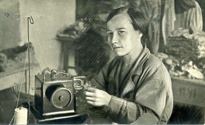A. Slasnikova, Stakhanovite of Kzil-Ul artel, joined the ranks of donors. Tatar Soviet Republic. 1941-1945