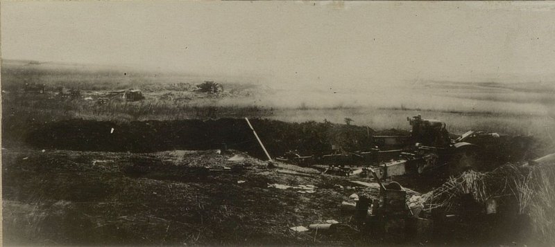 Фотография: 150 мм 4я орудийная батарея (засеченная 2 БЗР) уничтоженная во время артнаступления в боях за Вислу