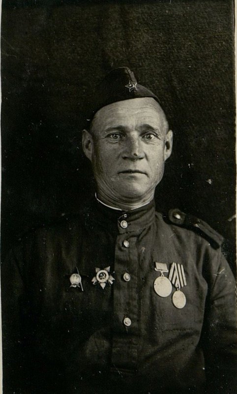 Фотография: Старшина Александр Никонович Головин, ветеран части