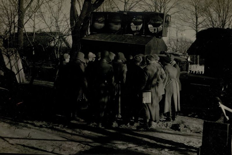 Фотография: Изучение прожектора горизонтального действия. Управл. в кабине шофера