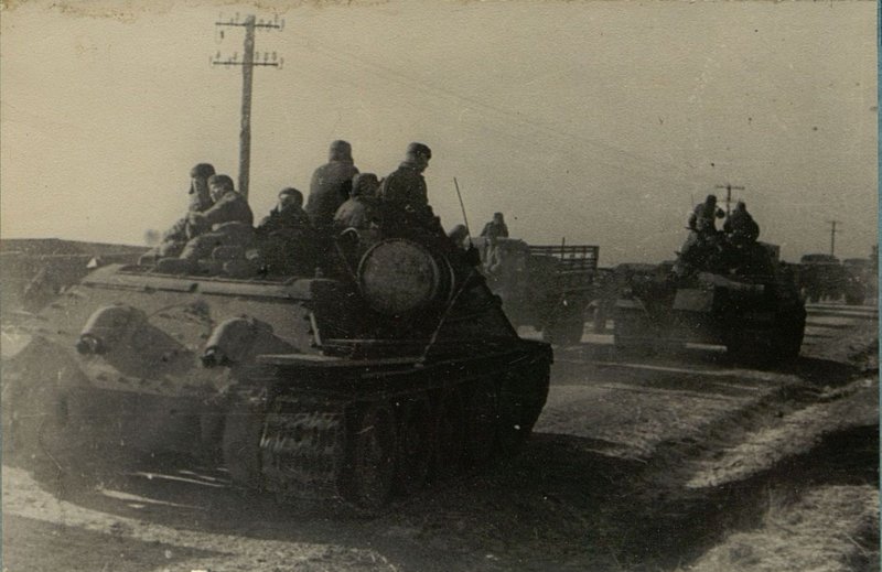 Фотография: Войска продвигаются