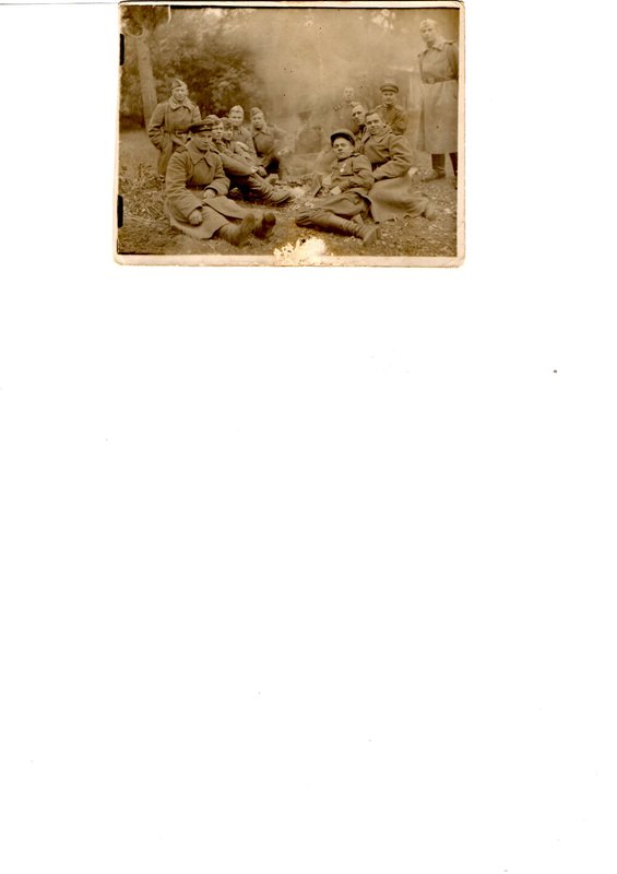 На фотографии второй справа ефрейторСафин Халит Сафинович, 1920г.р.