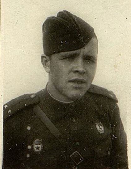 Фотография: Гвардии лейтенант. Мазохин Василий Павлович Командир взвода 2 м. р.