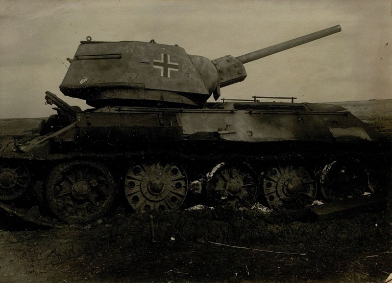 Image: Medium tank in the ALEKSANDROVKA area destroyed by the 4th battery of the 753rd Cannon Artillery Regiment (PAP) of the 12th Artillery Division (AD) of the Reserve of the Main Command  on July 5, 1943