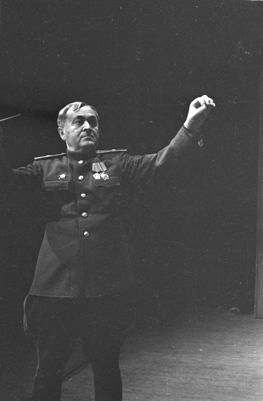 Художественный руководитель ансамбля генерал-майор А.В. Александров (Финляндия)