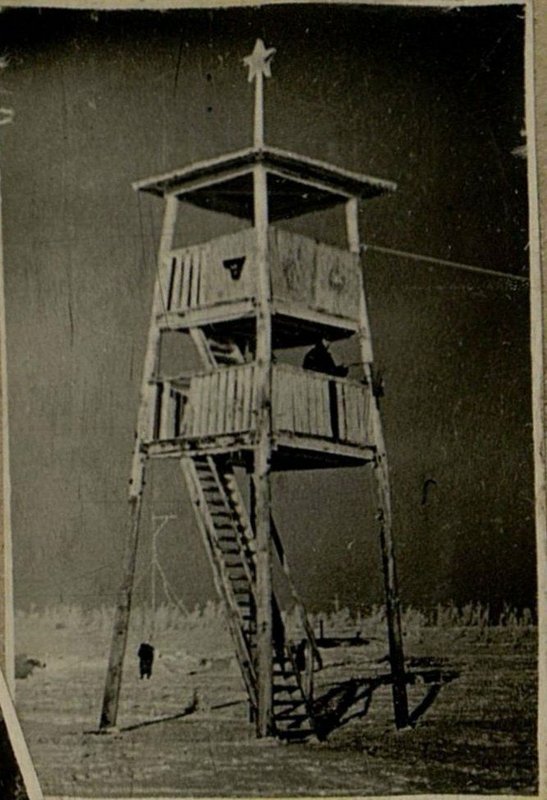Фотография: Стрельбище части посетил заместитель Командующего Южным Военным Округом Генерал-майор товарищ Дементьев в сопровождении командира  12 запасного стрелкового батальона Генерал-Майора товарищ Ворожейкина