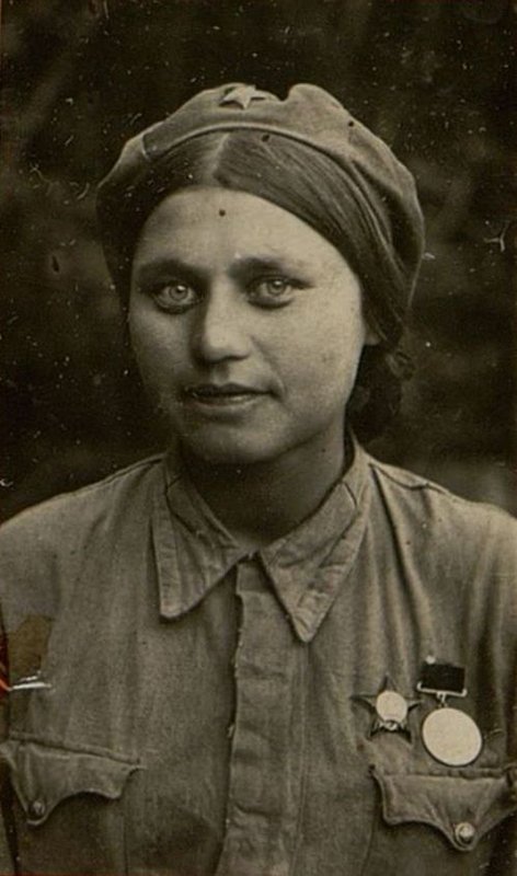 Фотография: Медсестра Татьяна Суворова (404 полк)