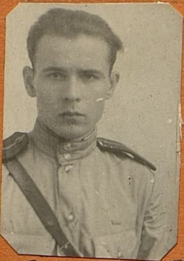 Фотография: Техник, Старший техник отдела, младший лейтенант Антоненко Б.С.