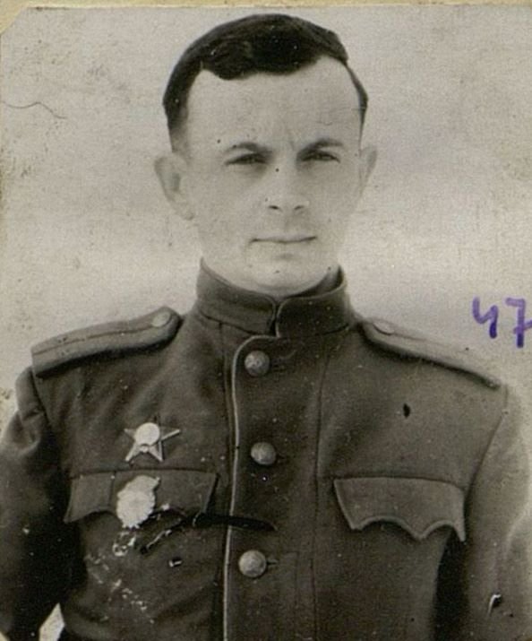 Image: Senior Lieutenant EN Source