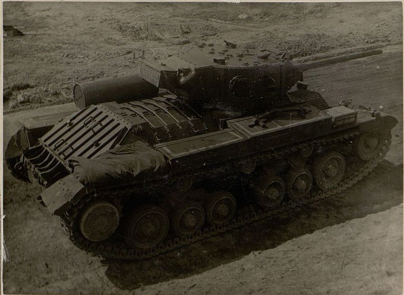 Фотография: Легкий танк МК-III "Валентин IX" (английский)