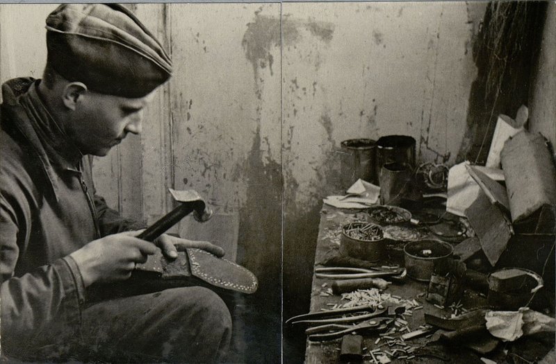 Фотография: Альбом "История 28 автомобильного полка, 1943-1944 гг."