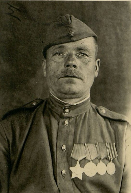 Фотография: Красноармеец Иван Фаддеевич Варежников, ветеран дивизии