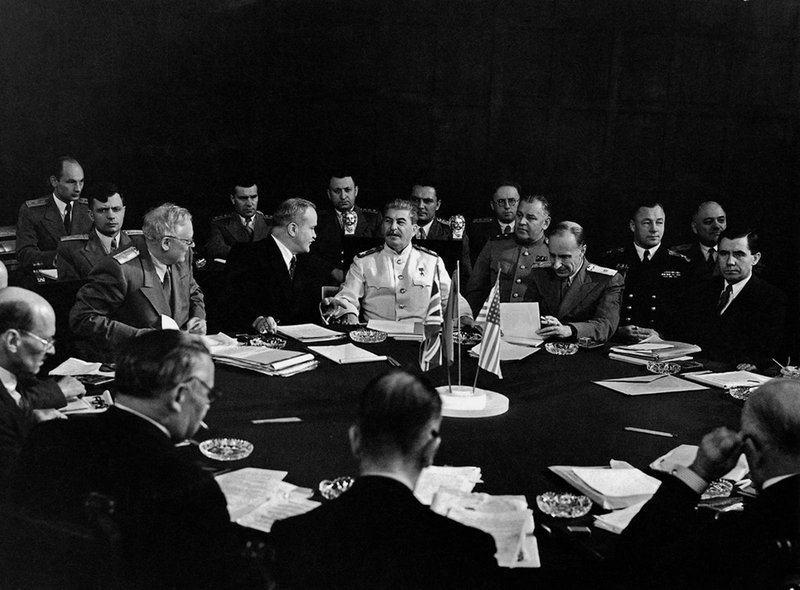 Круглый стол. Потсдамская конференция. 1945 г.