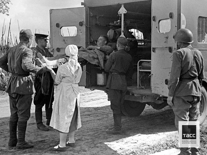 Dispatch of the wounded soldier to the hospital