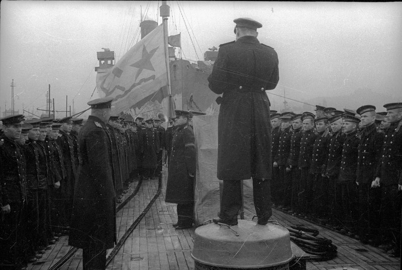 Admiral Nikolai Basisty talks to the crew of the Krasny Kavkaz guards cruiser. Black Sea Fleet