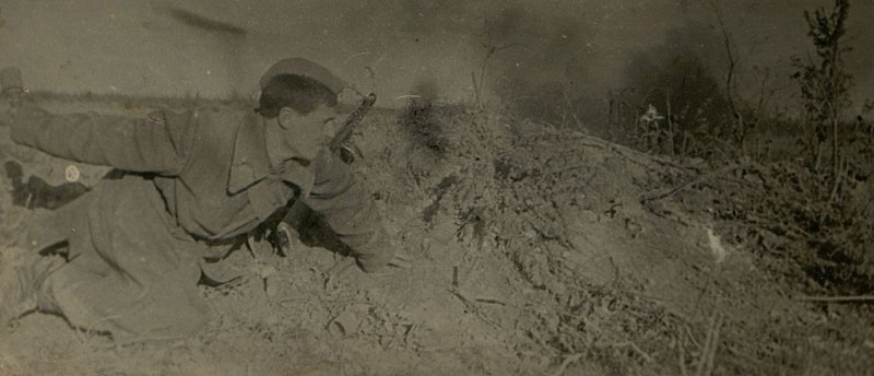 Фотография: Гранатой по врагу