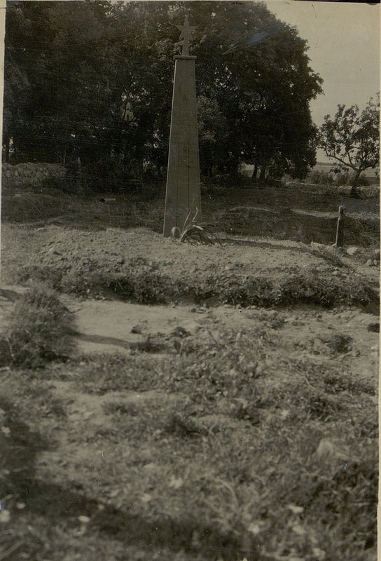 Image: Mass grave, Shchuchin town, cemetery, northwestern outskirts