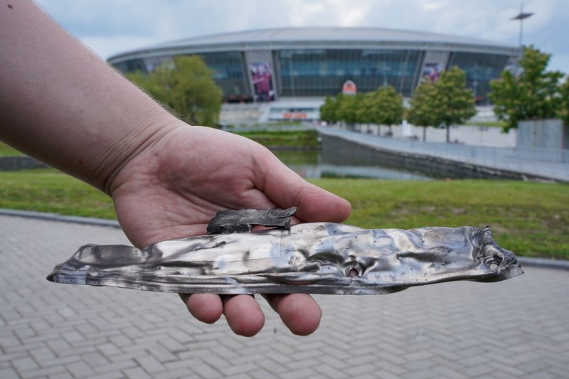 Работа средств ПВО в Донецке. Россия. Обломки ракеты иностранного производства, сбитой российскими ПВО над стадионом "Донбасс-Арена"