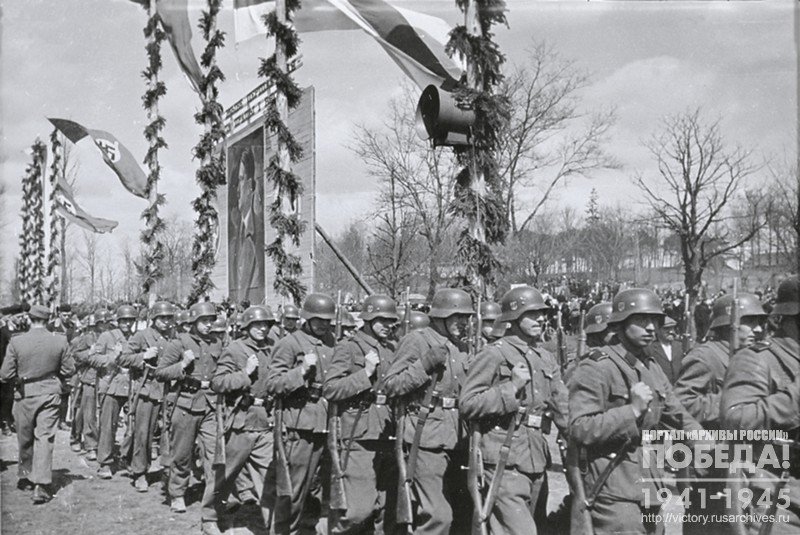 Rifle battalion formed from defectors - residents of Minsk, on the parade