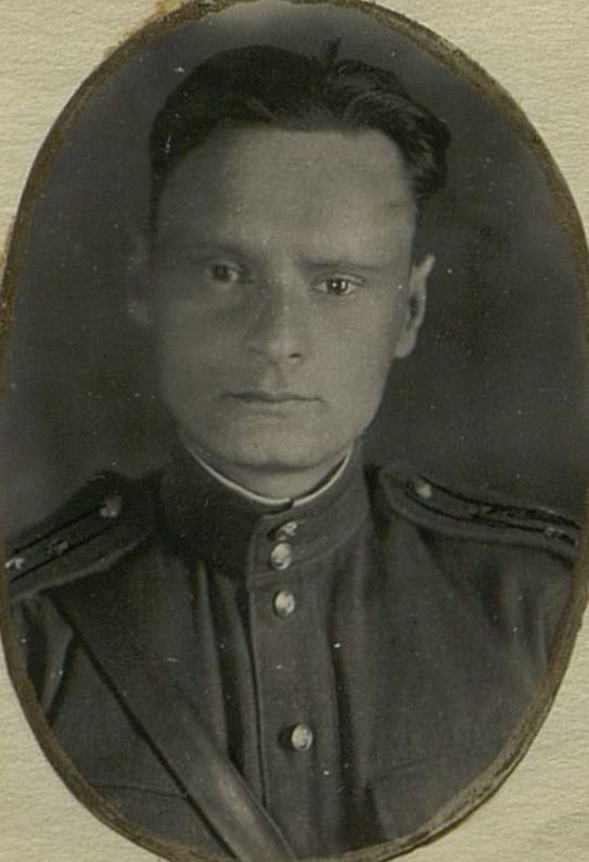 Image: Inspector for artillery units Major G.K. Kustov
