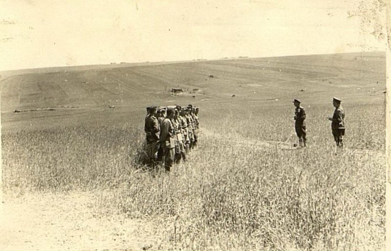 Фотография: Учеба офицерского состава. Занятия проводит генерал-майор Ладыгин
